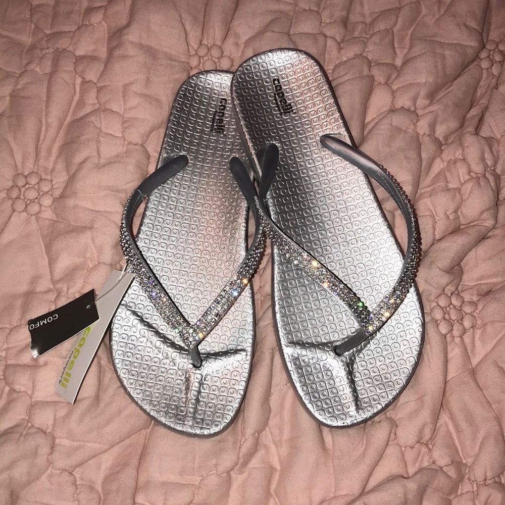 Capellini flip flops